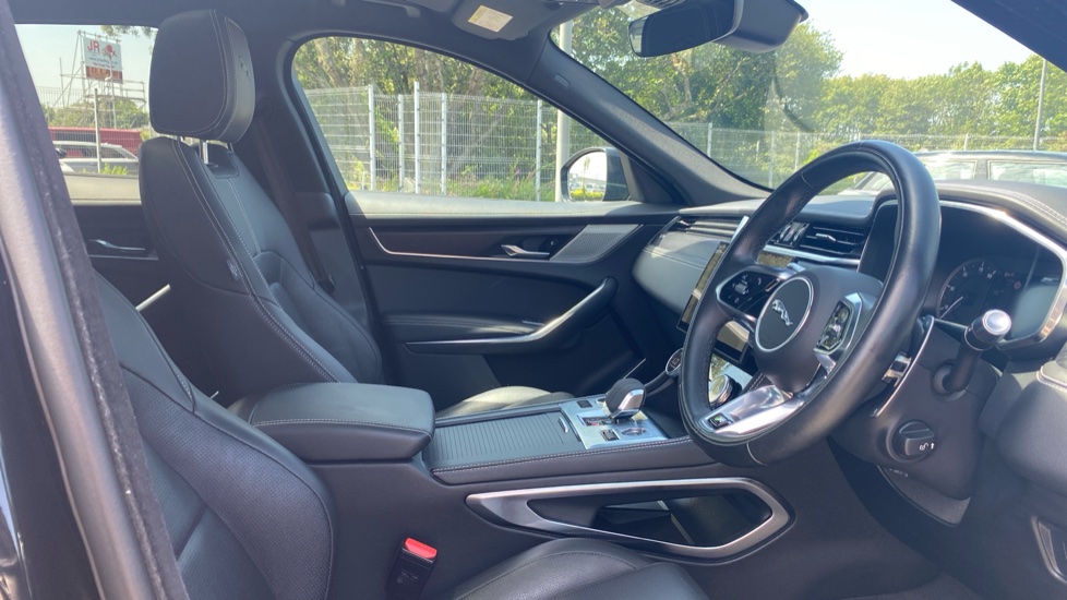 Jaguar F-Pace 2.0 D200 R-Dynamic Black 5dr Auto AWD Diesel Estate - Image 43