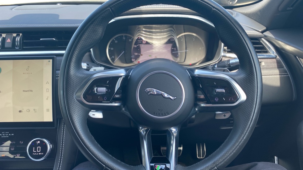 Jaguar F-Pace 2.0 D200 R-Dynamic Black 5dr Auto AWD Diesel Estate - Image 49