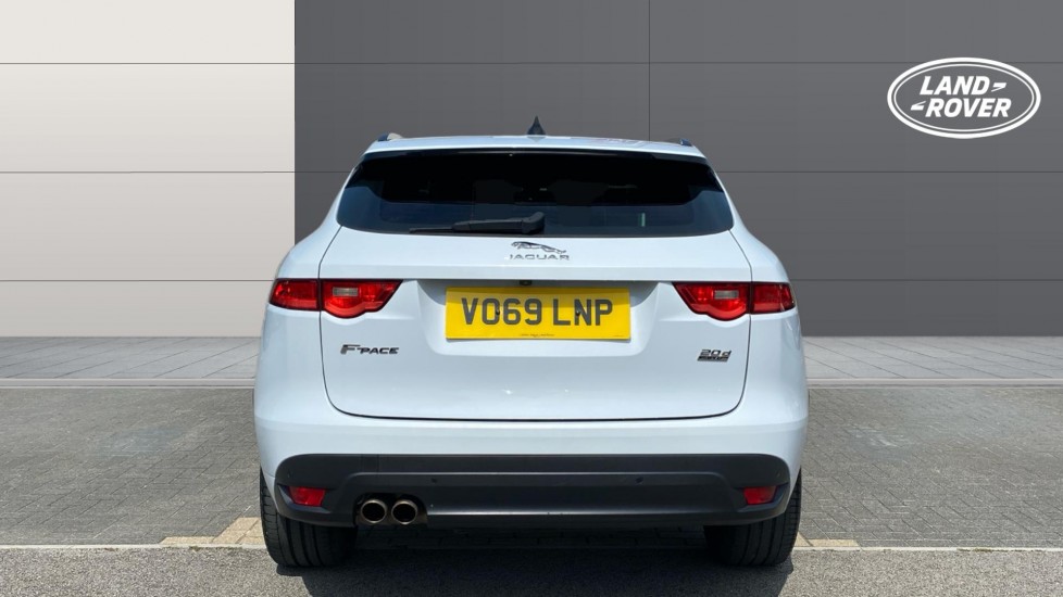 Jaguar F-Pace 2.0d [180] Chequered Flag 5dr Auto AWD Diesel Estate - Image 6