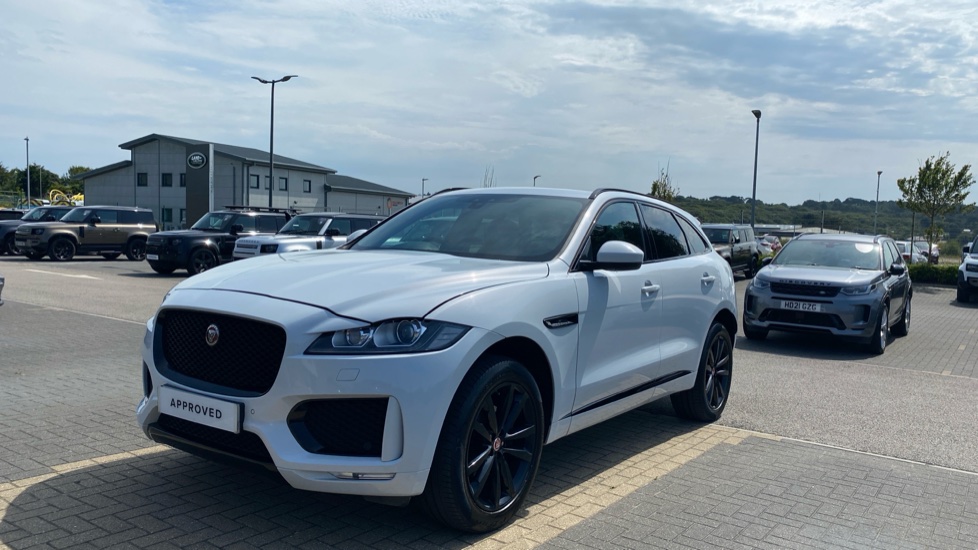 Jaguar F-Pace 2.0d [180] Chequered Flag 5dr Auto AWD Diesel Estate - Image 20