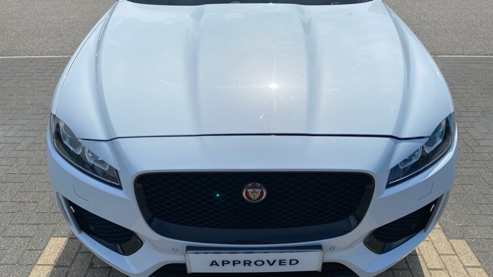 Jaguar F-Pace 2.0d [180] Chequered Flag 5dr Auto AWD Diesel Estate - Image 29
