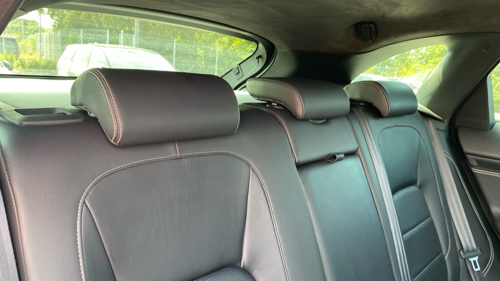 Jaguar F-Pace 2.0d [180] Chequered Flag 5dr Auto AWD Diesel Estate - Image 39