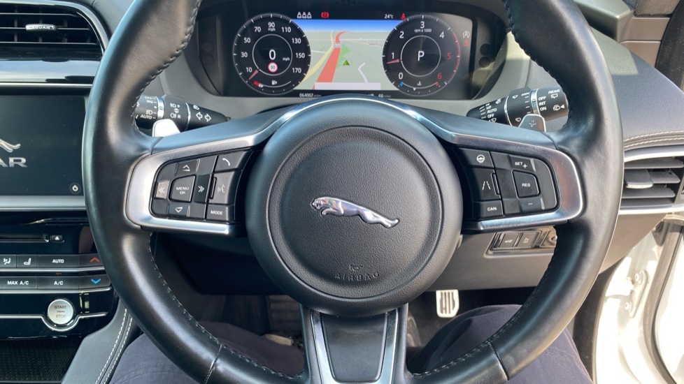 Jaguar F-Pace 2.0d [180] Chequered Flag 5dr Auto AWD Diesel Estate - Image 50
