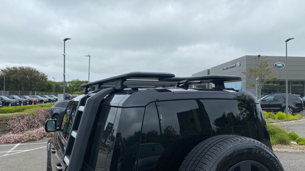 Land Rover Defender 2.0 D240 HSE 110 5dr Auto [6 Seat] Diesel Estate - Image 38