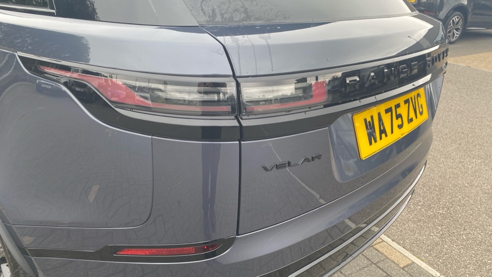 Land Rover Range Rover Velar 2.0 D200 MHEV Dynamic SE 5dr Auto Diesel Estate - Image 19