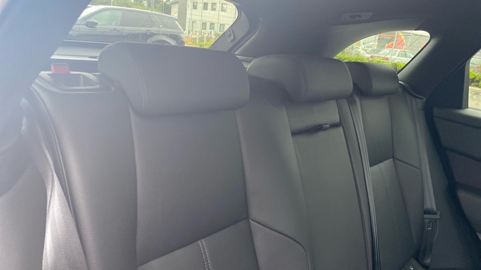 Land Rover Range Rover Velar 2.0 D200 MHEV Dynamic SE 5dr Auto Diesel Estate - Image 39