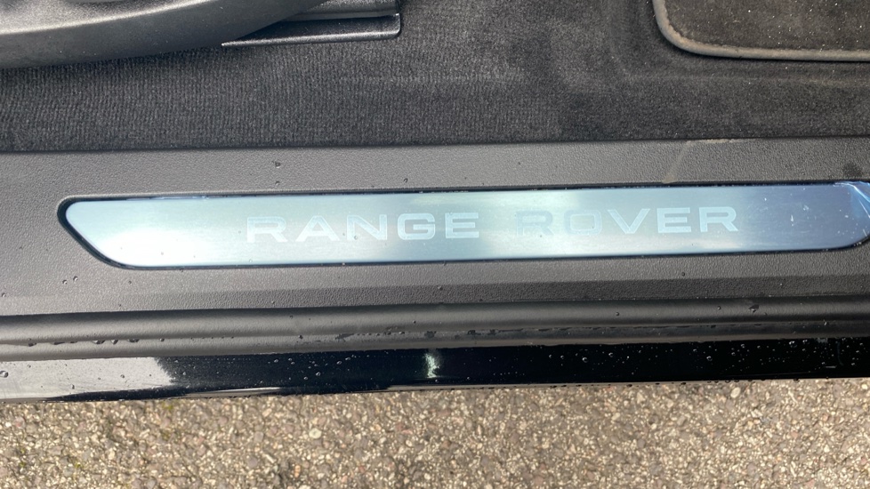 Land Rover Range Rover Evoque 2.0 D200 Dynamic SE 5dr Auto Diesel Hatchback - Image 50