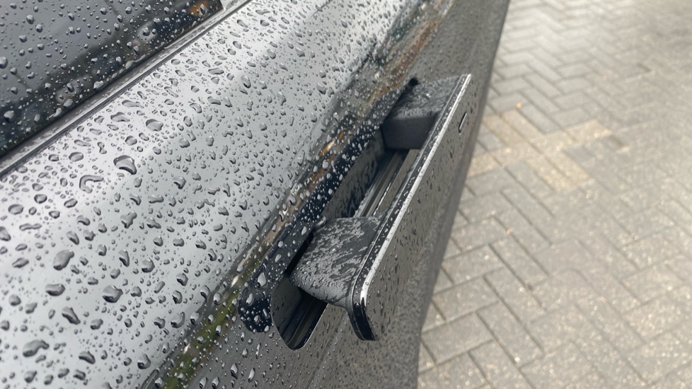 Land Rover Range Rover Evoque 2.0 D200 Edition 5dr Auto Diesel Hatchback - Image 25