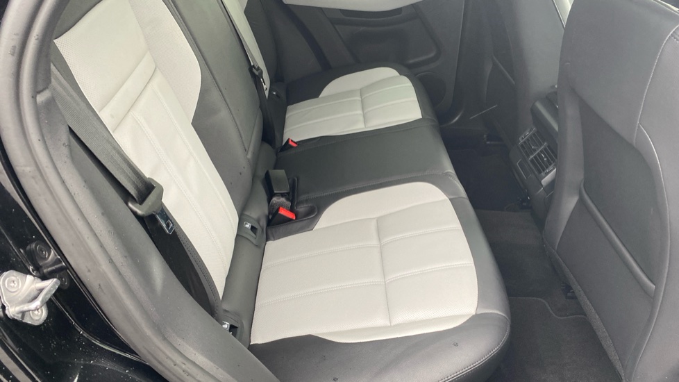 Land Rover Range Rover Evoque 2.0 D200 Edition 5dr Auto Diesel Hatchback - Image 39