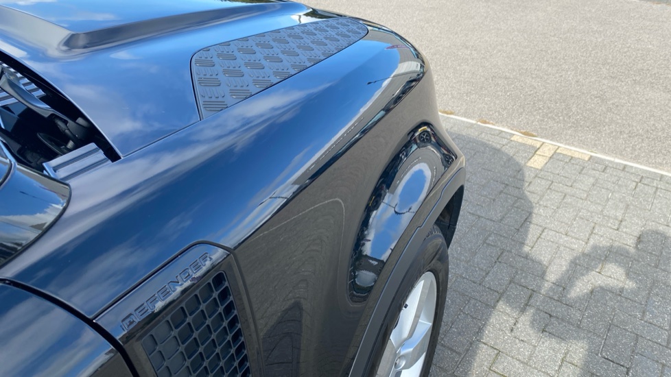 Land Rover Defender 3.0 D250 HSE 110 5dr Auto Diesel Estate - Image 30