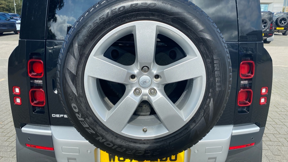 Land Rover Defender 3.0 D250 HSE 110 5dr Auto Diesel Estate - Image 36