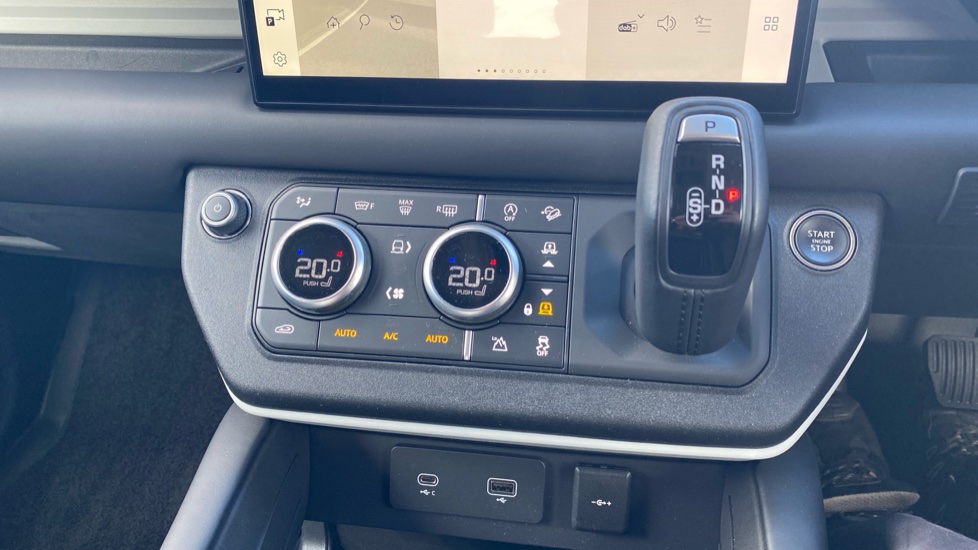 Land Rover Defender 3.0 D250 HSE 110 5dr Auto Diesel Estate - Image 62