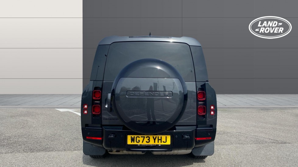 Land Rover Defender 3.0 D300 X-Dynamic HSE 130 5dr Auto Diesel Estate - Image 6