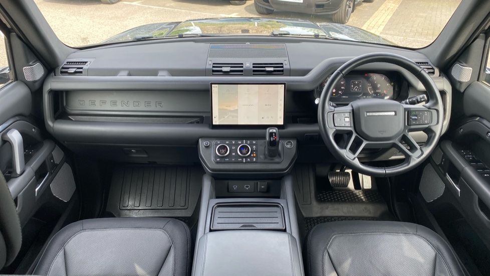 Land Rover Defender 3.0 D300 X-Dynamic HSE 130 5dr Auto Diesel Estate - Image 9