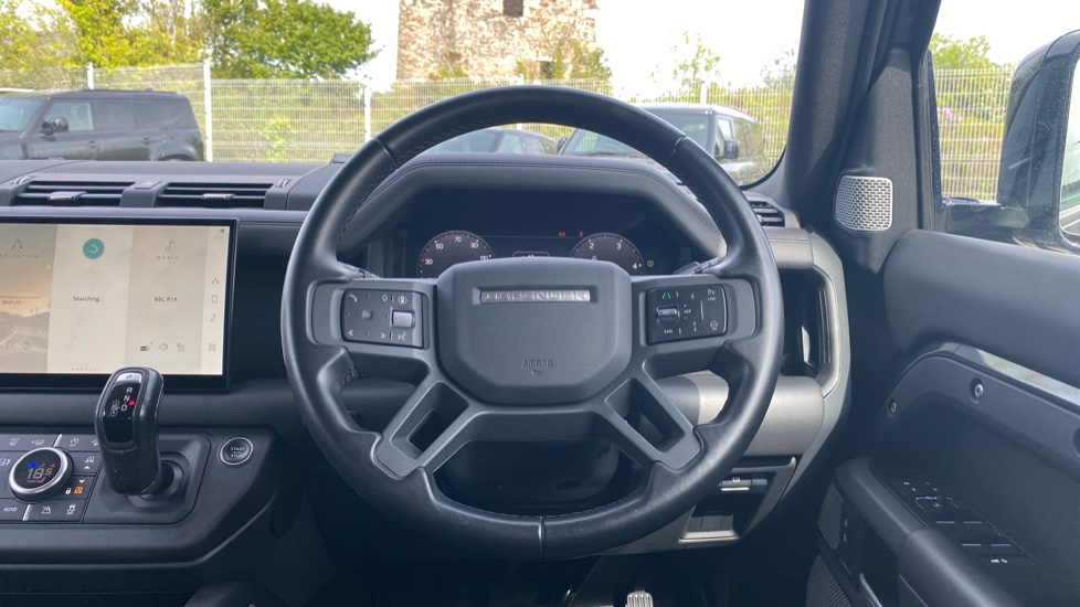 Land Rover Defender 3.0 D300 X-Dynamic HSE 130 5dr Auto Diesel Estate - Image 15