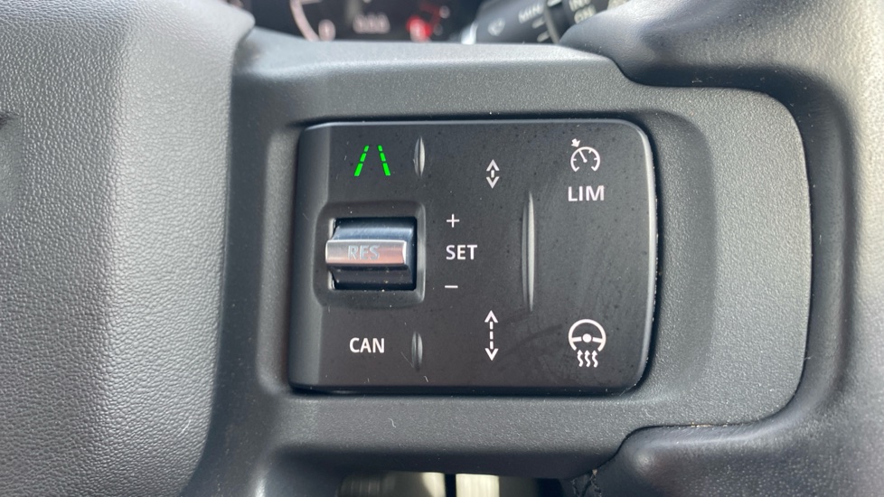 Land Rover Defender 3.0 D300 X-Dynamic HSE 130 5dr Auto Diesel Estate - Image 65