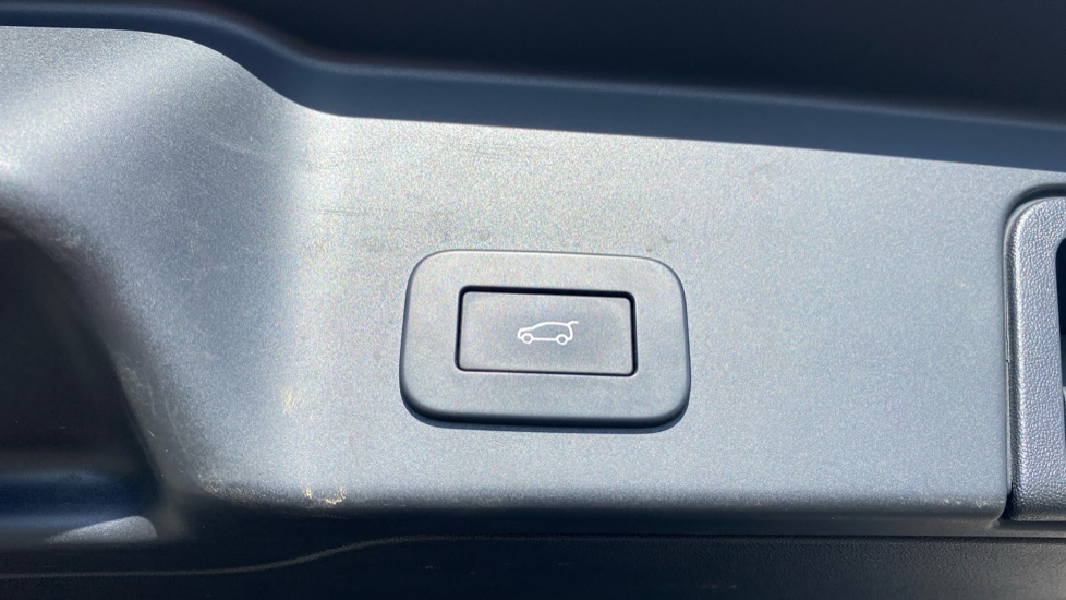 Land Rover Range Rover Evoque 2.0 D200 Autobiography 5dr Auto Diesel Hatchback - Image 35