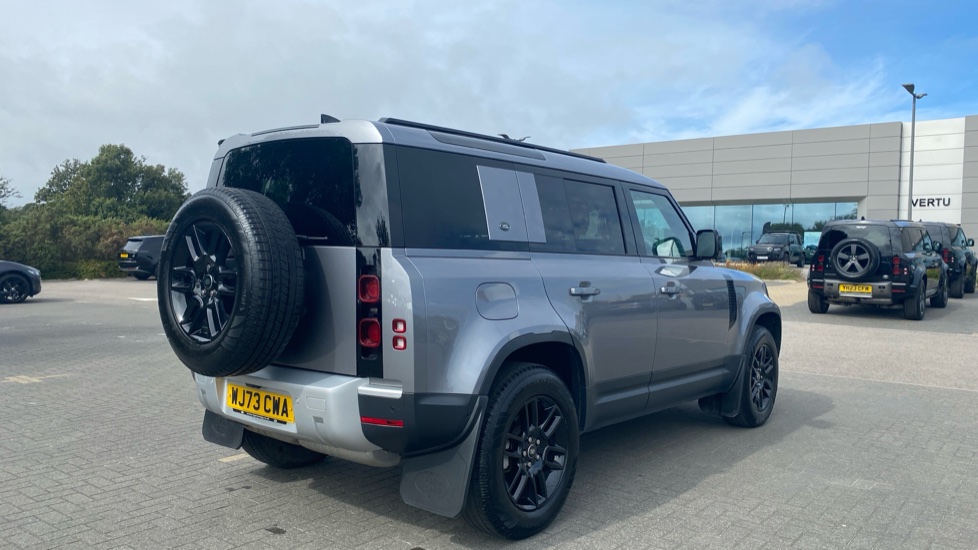 Land Rover Defender 3.0 D250 SE 110 5dr Auto Diesel Estate - Image 22
