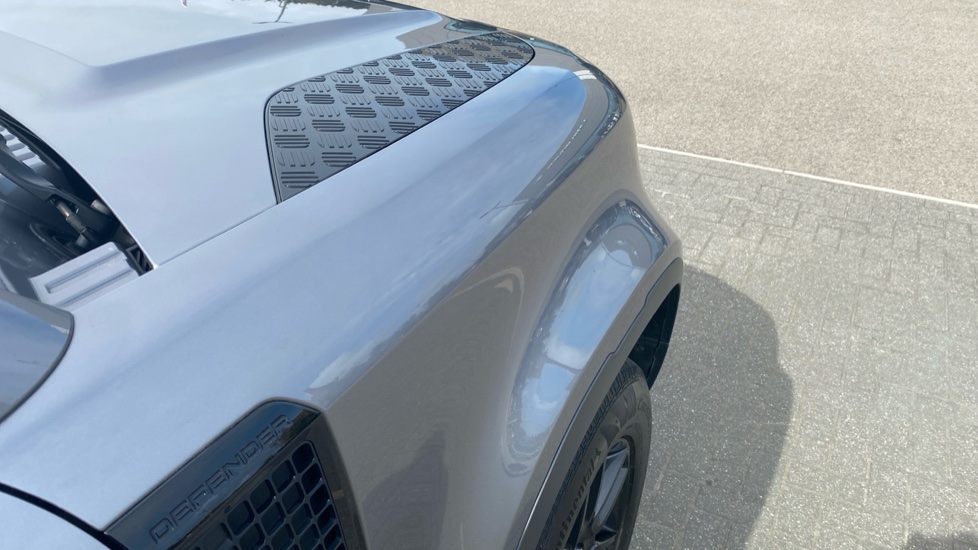 Land Rover Defender 3.0 D250 SE 110 5dr Auto Diesel Estate - Image 30