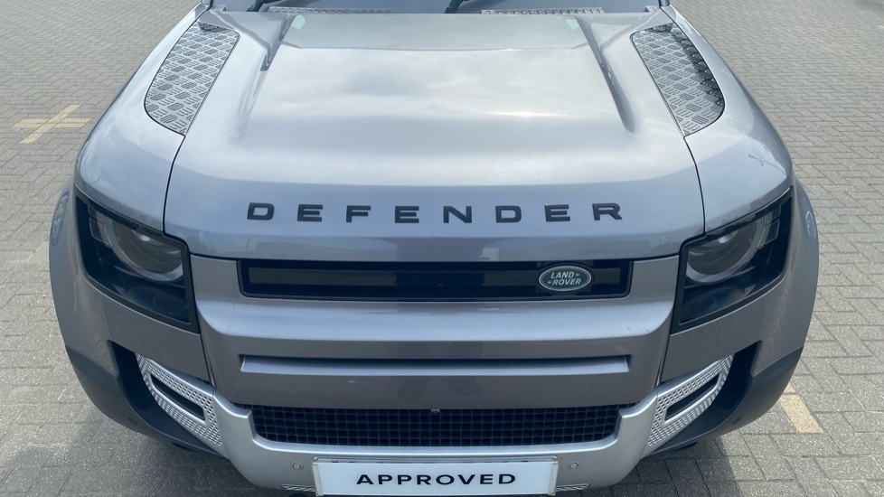 Land Rover Defender 3.0 D250 SE 110 5dr Auto Diesel Estate - Image 32