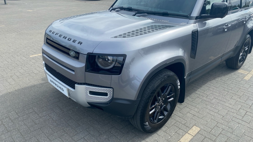 Land Rover Defender 3.0 D250 SE 110 5dr Auto Diesel Estate - Image 34