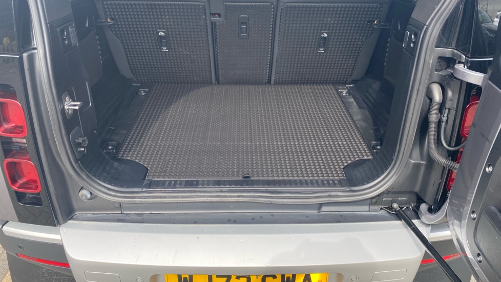 Land Rover Defender 3.0 D250 SE 110 5dr Auto Diesel Estate - Image 39