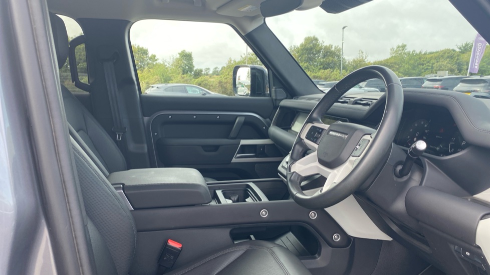 Land Rover Defender 3.0 D250 SE 110 5dr Auto Diesel Estate - Image 51