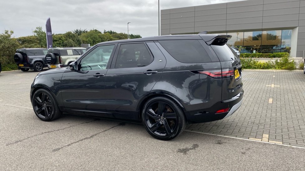 Land Rover Discovery 3.0 D300 Metropolitan Edition 5dr Auto Diesel Station Wagon - Image 14