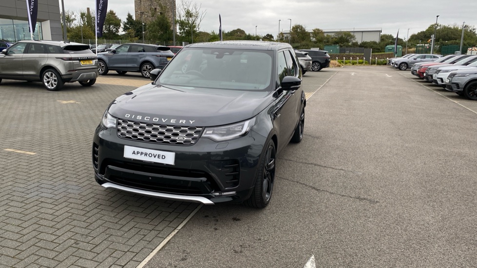 Land Rover Discovery 3.0 D300 Metropolitan Edition 5dr Auto Diesel Station Wagon - Image 16