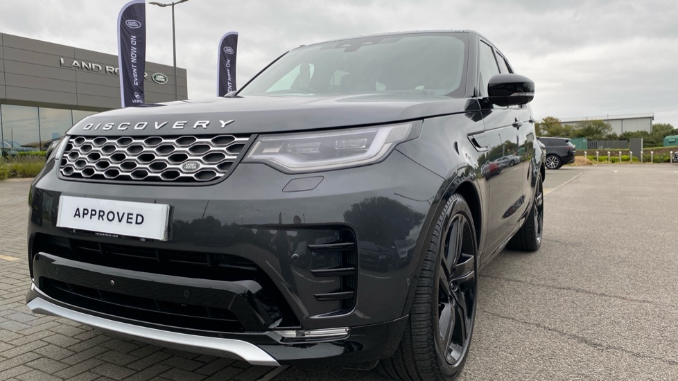 Land Rover Discovery 3.0 D300 Metropolitan Edition 5dr Auto Diesel Station Wagon - Image 21