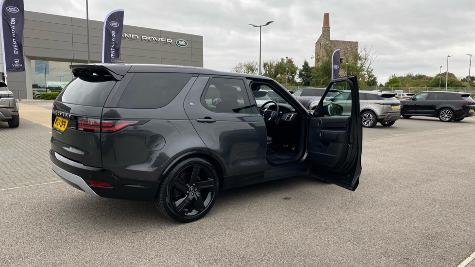 Land Rover Discovery 3.0 D300 Metropolitan Edition 5dr Auto Diesel Station Wagon - Image 28