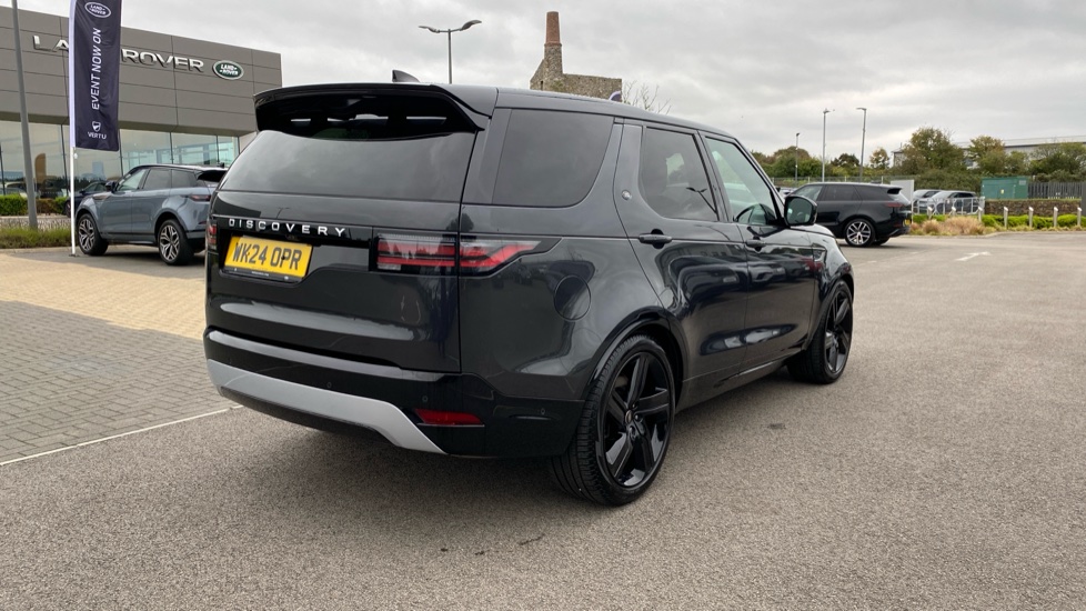 Land Rover Discovery 3.0 D300 Metropolitan Edition 5dr Auto Diesel Station Wagon - Image 31