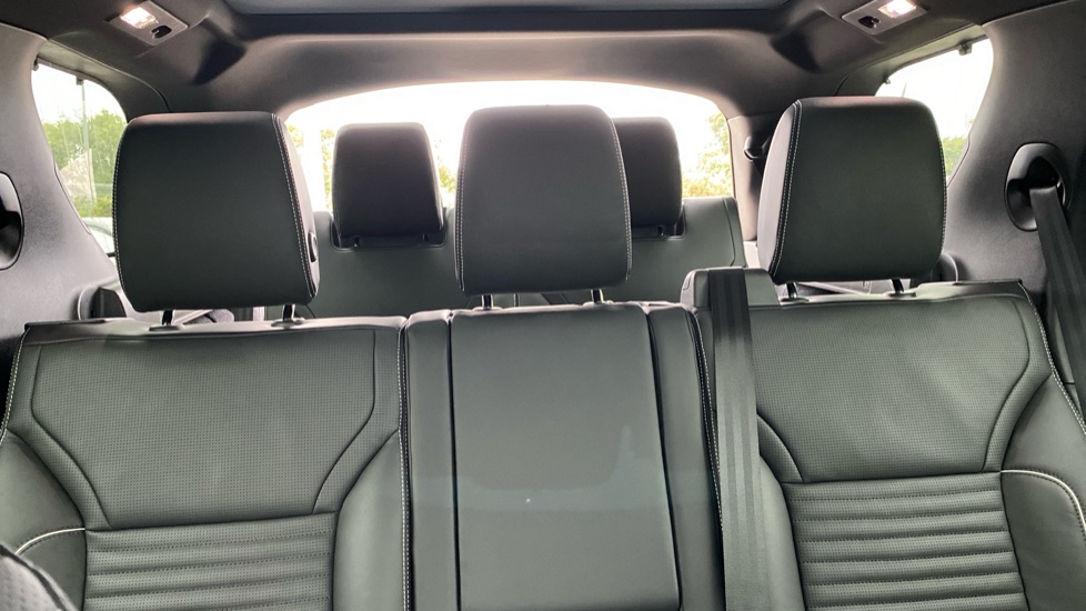 Land Rover Discovery 3.0 D300 Metropolitan Edition 5dr Auto Diesel Station Wagon - Image 36