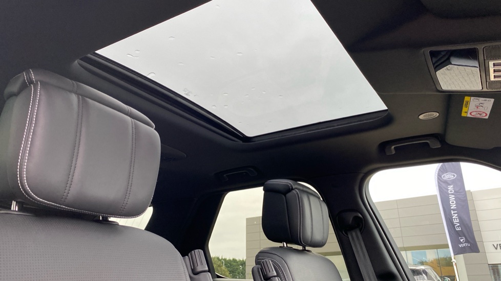 Land Rover Discovery 3.0 D300 Metropolitan Edition 5dr Auto Diesel Station Wagon - Image 46