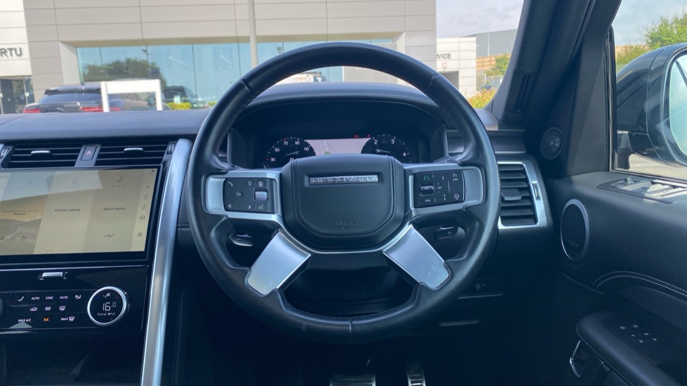 Land Rover Discovery 3.0 D300 Metropolitan Edition 5dr Auto Diesel Station Wagon - Image 61