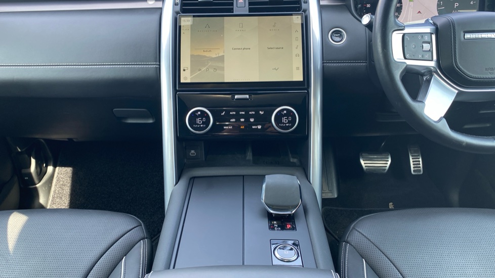 Land Rover Discovery 3.0 D300 Metropolitan Edition 5dr Auto Diesel Station Wagon - Image 62
