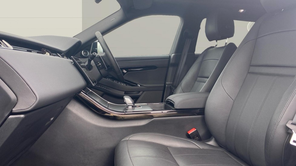 Land Rover Range Rover Evoque 1.5 P300e Dynamic SE 5dr Auto Hatchback - Image 3