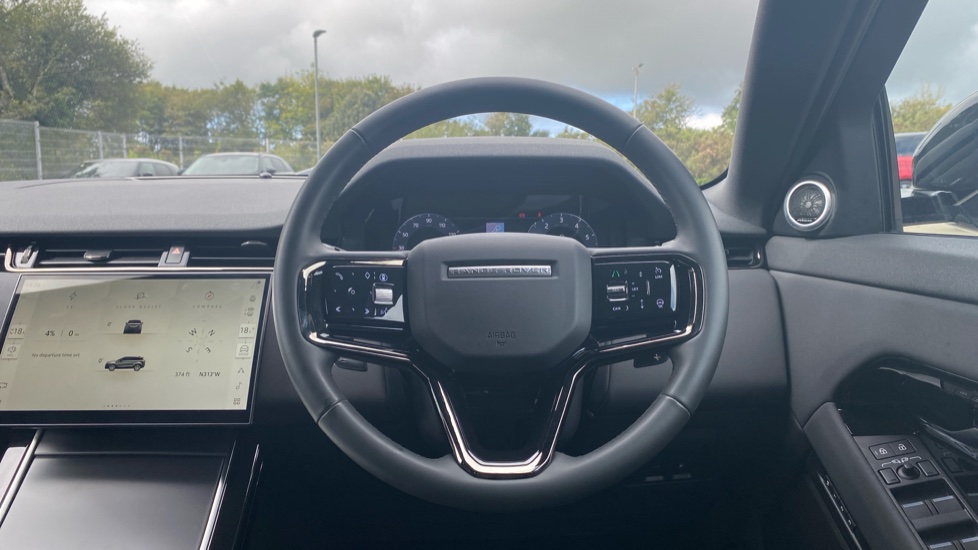 Land Rover Range Rover Evoque 1.5 P300e Dynamic SE 5dr Auto Hatchback - Image 15