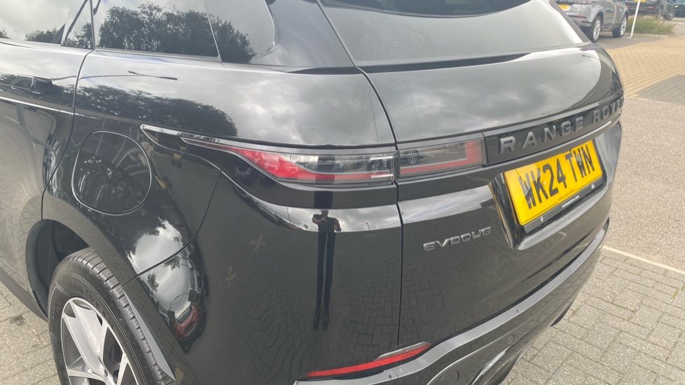Land Rover Range Rover Evoque 1.5 P300e Dynamic SE 5dr Auto Hatchback - Image 19