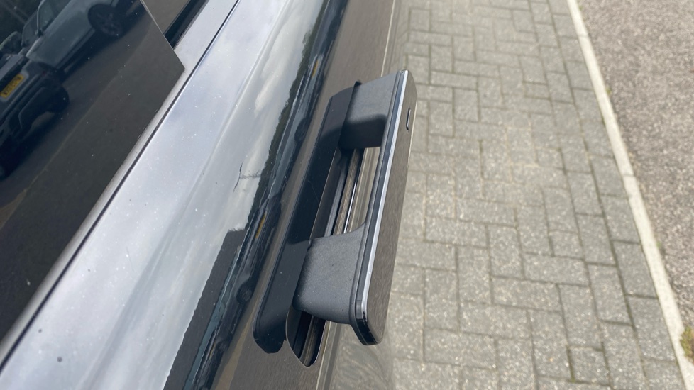Land Rover Range Rover Evoque 1.5 P300e Dynamic SE 5dr Auto Hatchback - Image 24