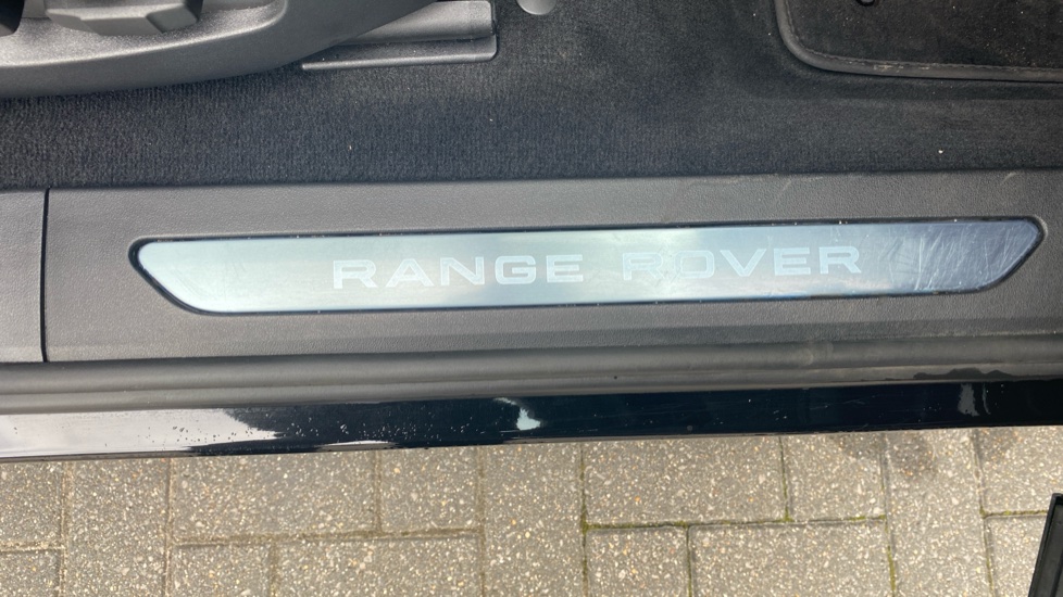 Land Rover Range Rover Evoque 1.5 P300e Dynamic SE 5dr Auto Hatchback - Image 47