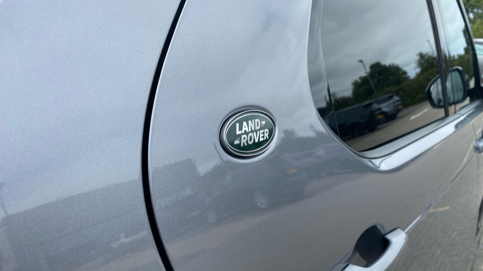 Land Rover Discovery Diesel 3.0 D350 SE Commercial Auto - Image 24