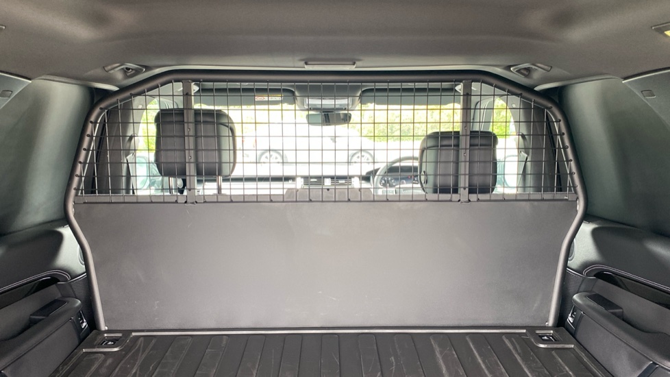 Land Rover Discovery Diesel 3.0 D350 SE Commercial Auto - Image 37