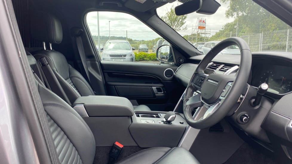 Land Rover Discovery Diesel 3.0 D350 SE Commercial Auto - Image 45