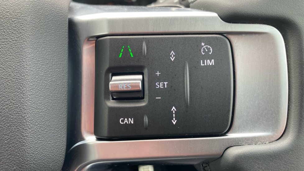 Land Rover Discovery Diesel 3.0 D350 SE Commercial Auto - Image 62