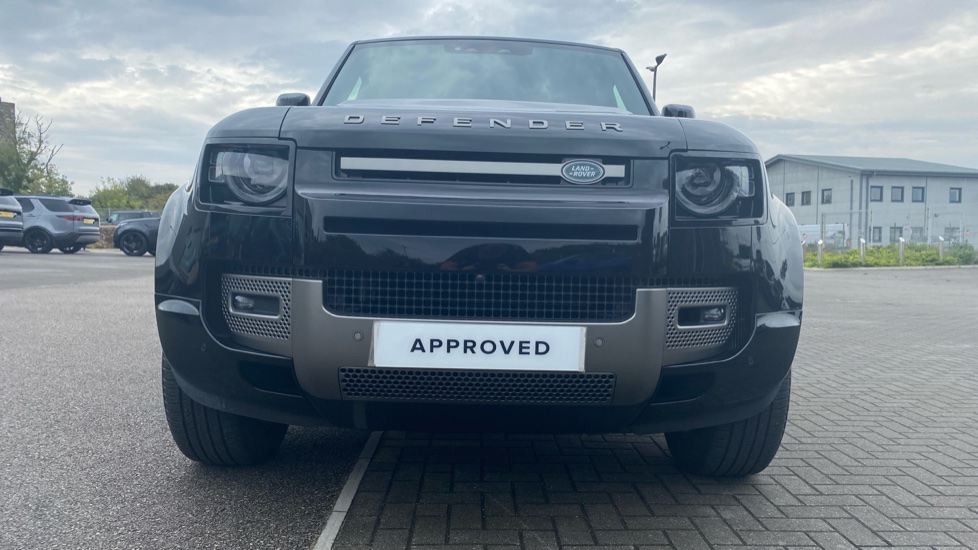 Land Rover Defender 3.0 D350 X-Dynamic HSE 110 5dr Auto Diesel Estate - Image 32