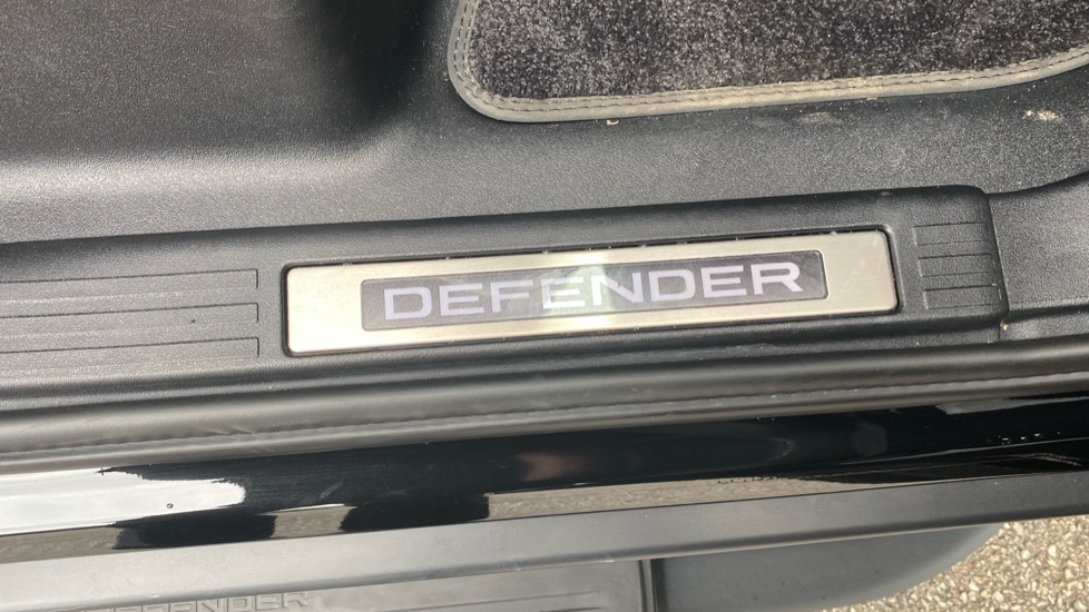 Land Rover Defender 3.0 D350 X-Dynamic HSE 110 5dr Auto Diesel Estate - Image 52