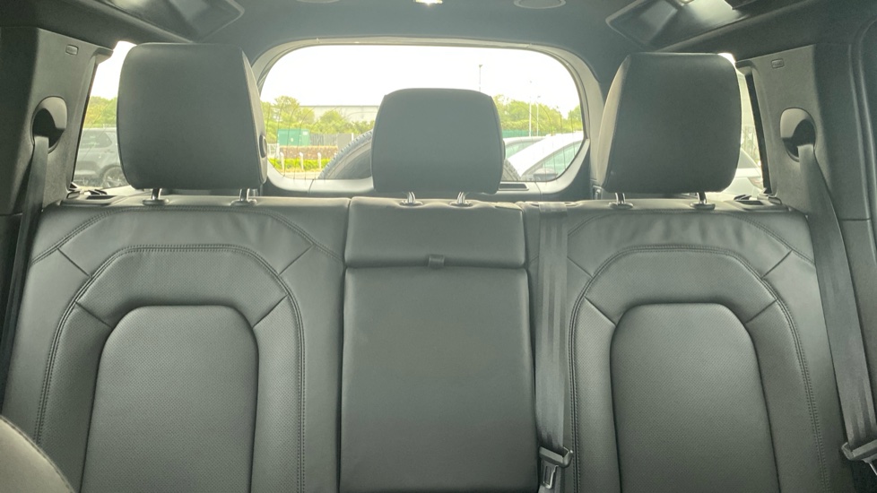 Land Rover Defender 3.0 D350 X-Dynamic HSE 110 5dr Auto Diesel Estate - Image 55