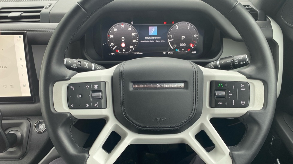 Land Rover Defender 3.0 D350 X-Dynamic HSE 110 5dr Auto Diesel Estate - Image 56