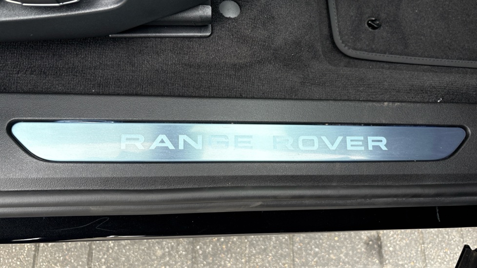 Land Rover Range Rover Evoque 2.0 D200 Autobiography 5dr Auto [Revised] Diesel Hatchback - Image 42